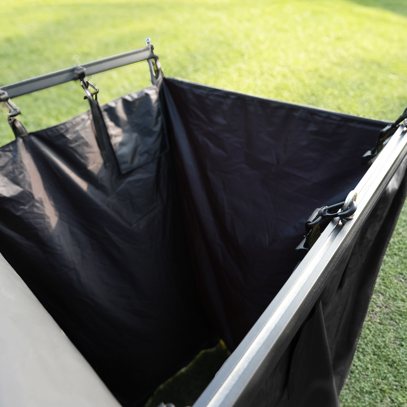 OPENROAD OUTDOOR SHOWER/CHANGING AWNING  openroad4wd.com   